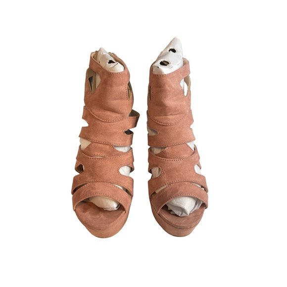 Women’s Charlotte Russe Suede Platform Sandal - Picture 4 of 8